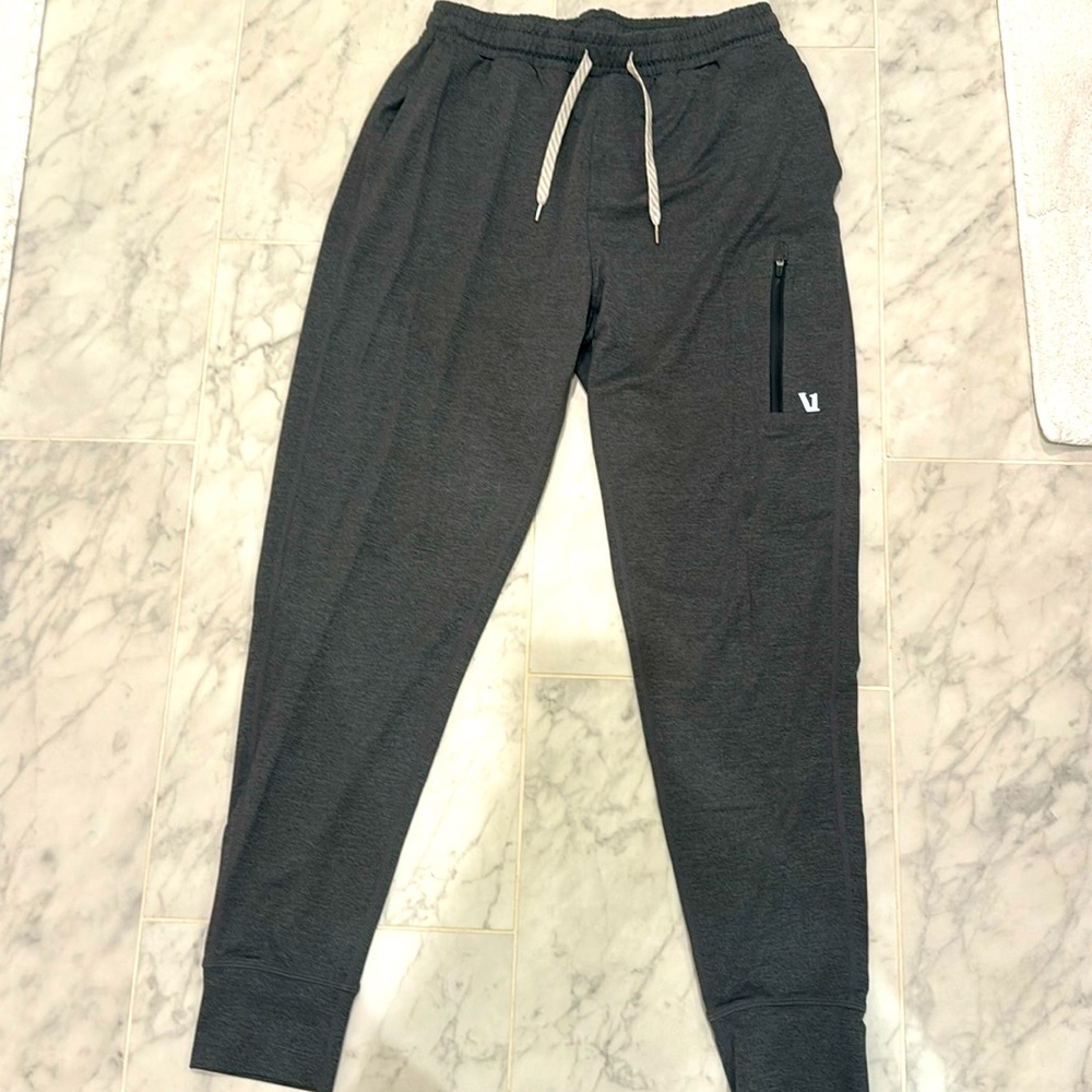 Men’s Gray Vuori Jogger
